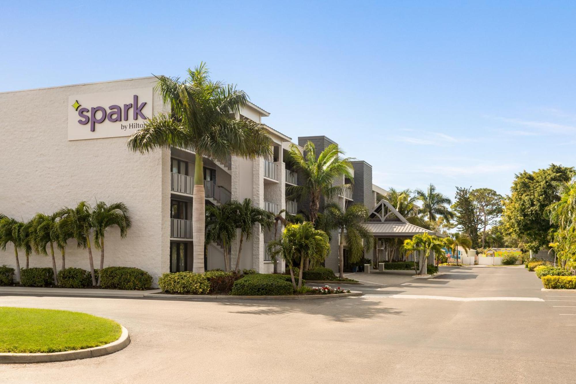 Spark By Hilton Sarasota Siesta Key Gateway Экстерьер фото